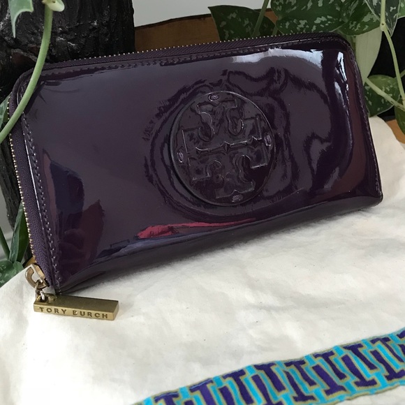 Tory Burch Handbags - Tory Burch Stacked Patent Leather Wallet in Iris